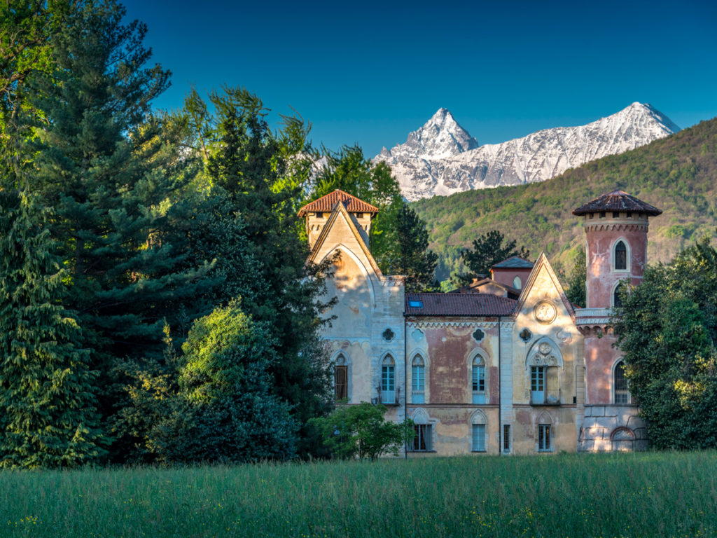 Passeggiata in maschera con merenda